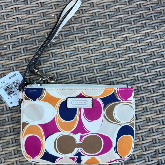 Coach NEW Vibrant Patterned Wristlet with tags. Excellent condition - Picture 1 of 6